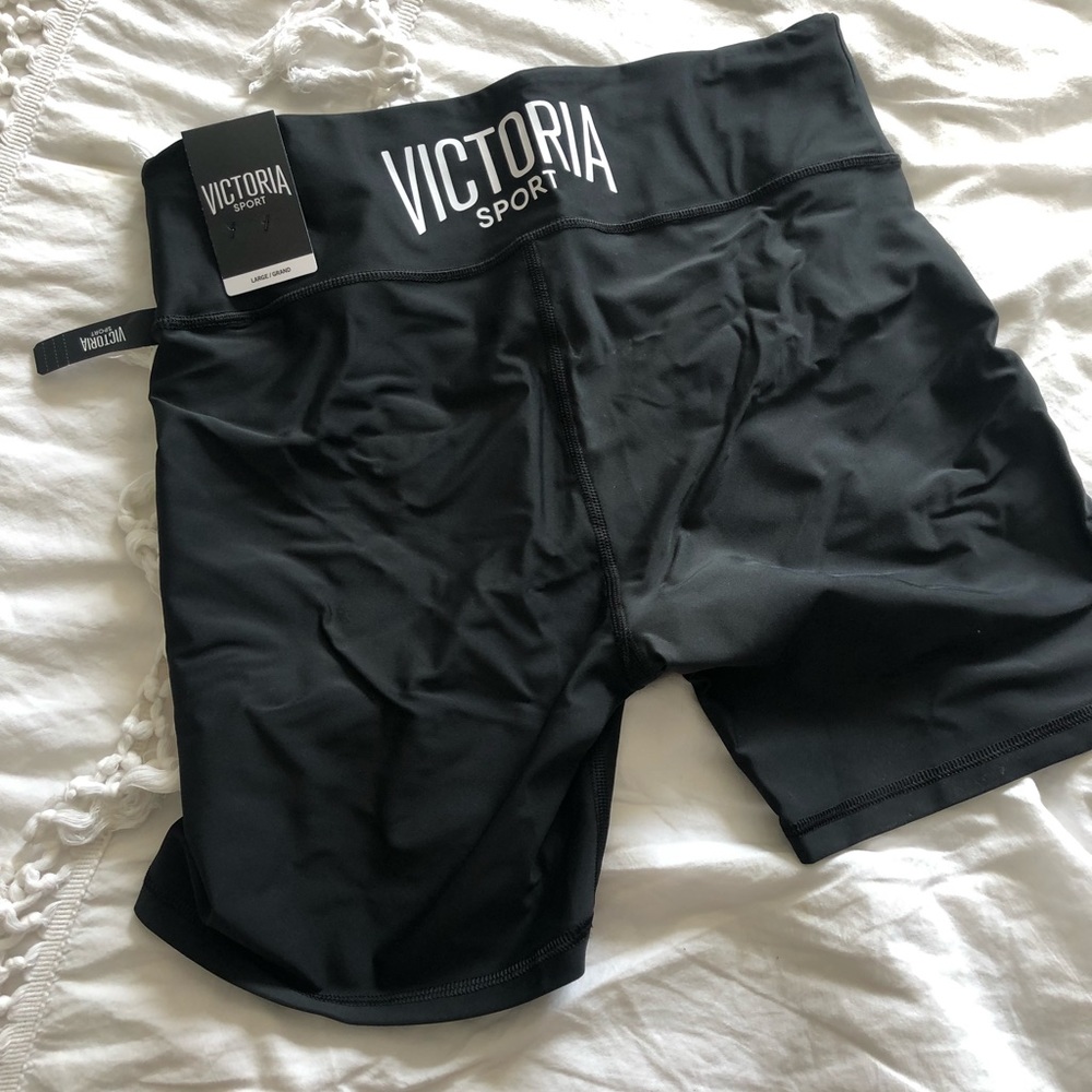 NWT Victoria Sport biker shorts